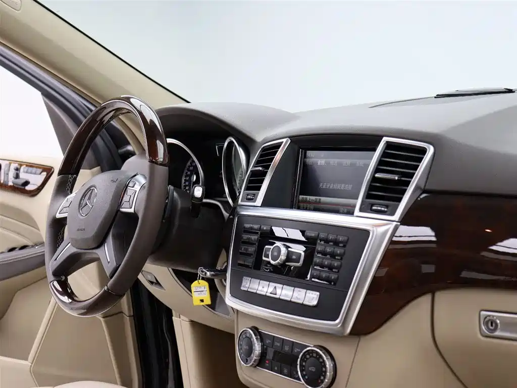 Mercedes-Benz M-Class 2015 ML 400 4MATIC Luxury фото 13