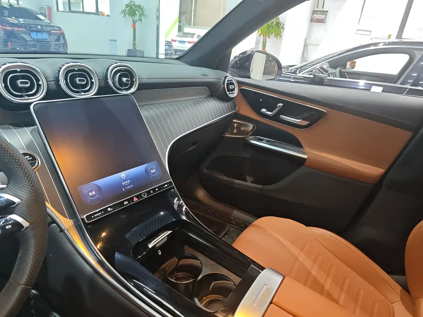 Mercedes-Benz GLC 2024 GLC 300 L 4MATIC Luxury 5-seater фото 7