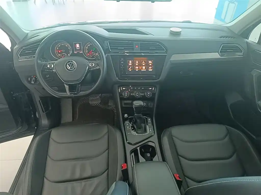 Volkswagen Tiguan L 2021 330TSI Automatic 2WD Smart фото 10