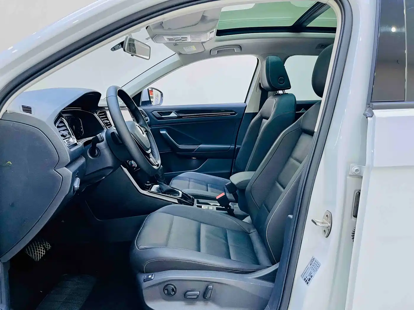 Volkswagen T-ROC 2022 280TSI DSG 2WD Comfort PLUS фото 6