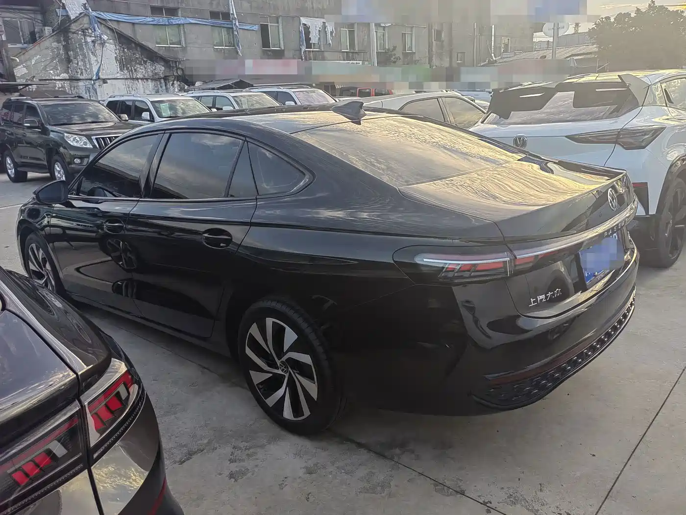 صورة 8 - Volkswagen Passat