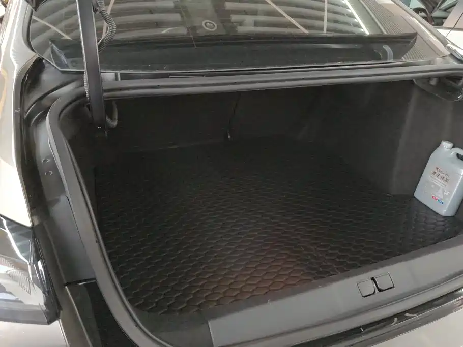 Peugeot 408 2023 2022 1.6T Light Chaser Edition