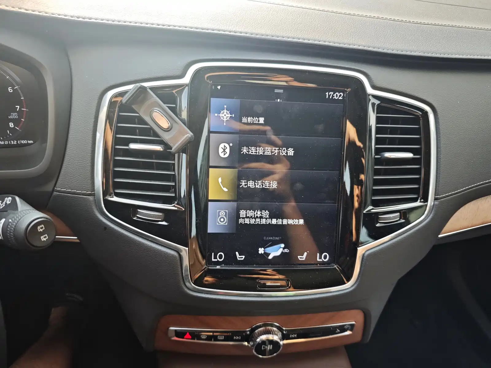 Фото 10 - Volvo XC90