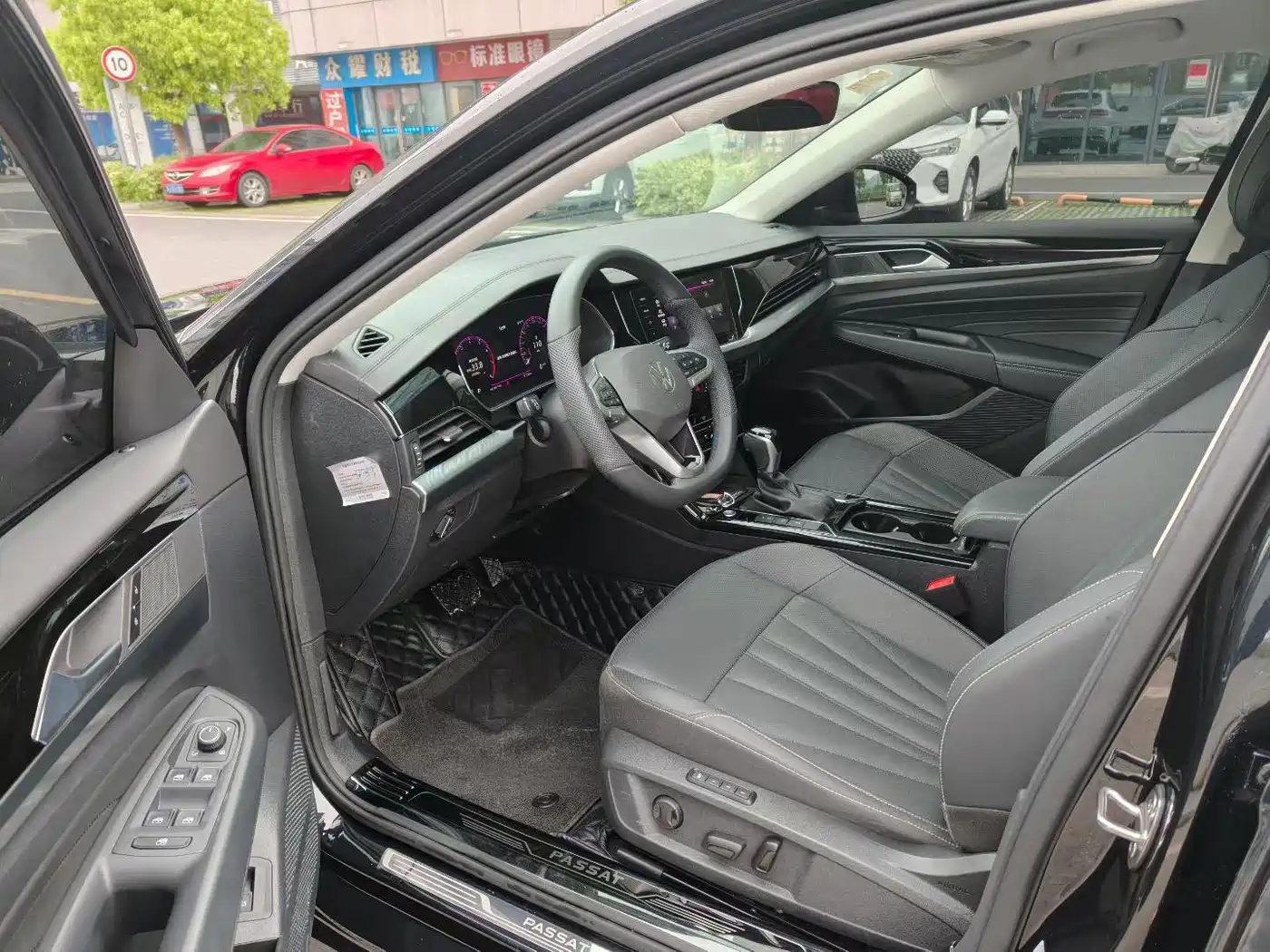 Volkswagen Passat 2024 380TSI Dragon Soaring Edition фото 8