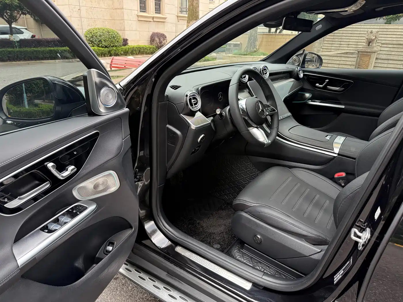 Mercedes-Benz GLC 2024 GLC 260 L 4MATIC Dynamic 7-seater фото 7
