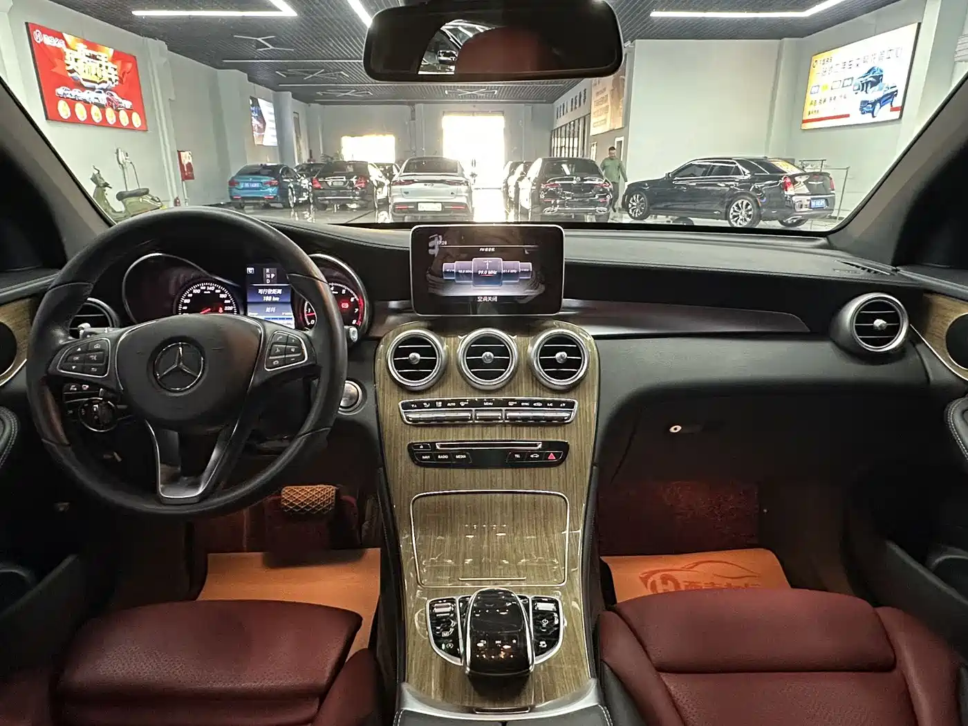 Mercedes-Benz GLC Coupe 2017 GLC 260 4MATIC Coupe SUV фото 11