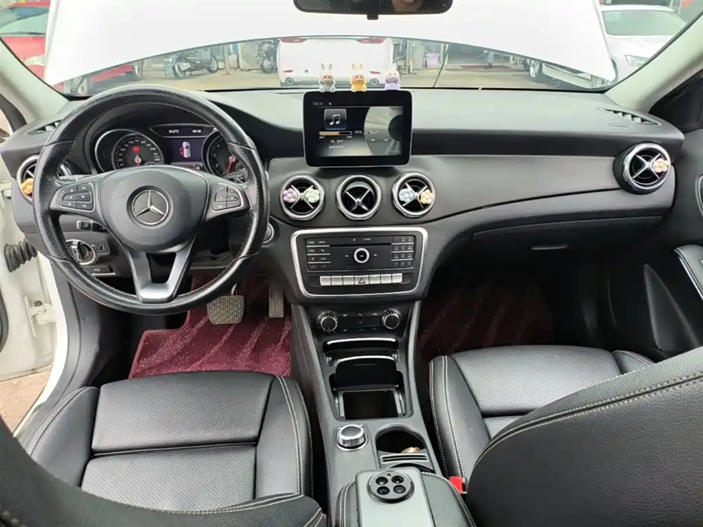 Mercedes-Benz GLA 2017 GLA 200 Dynamic фото 10