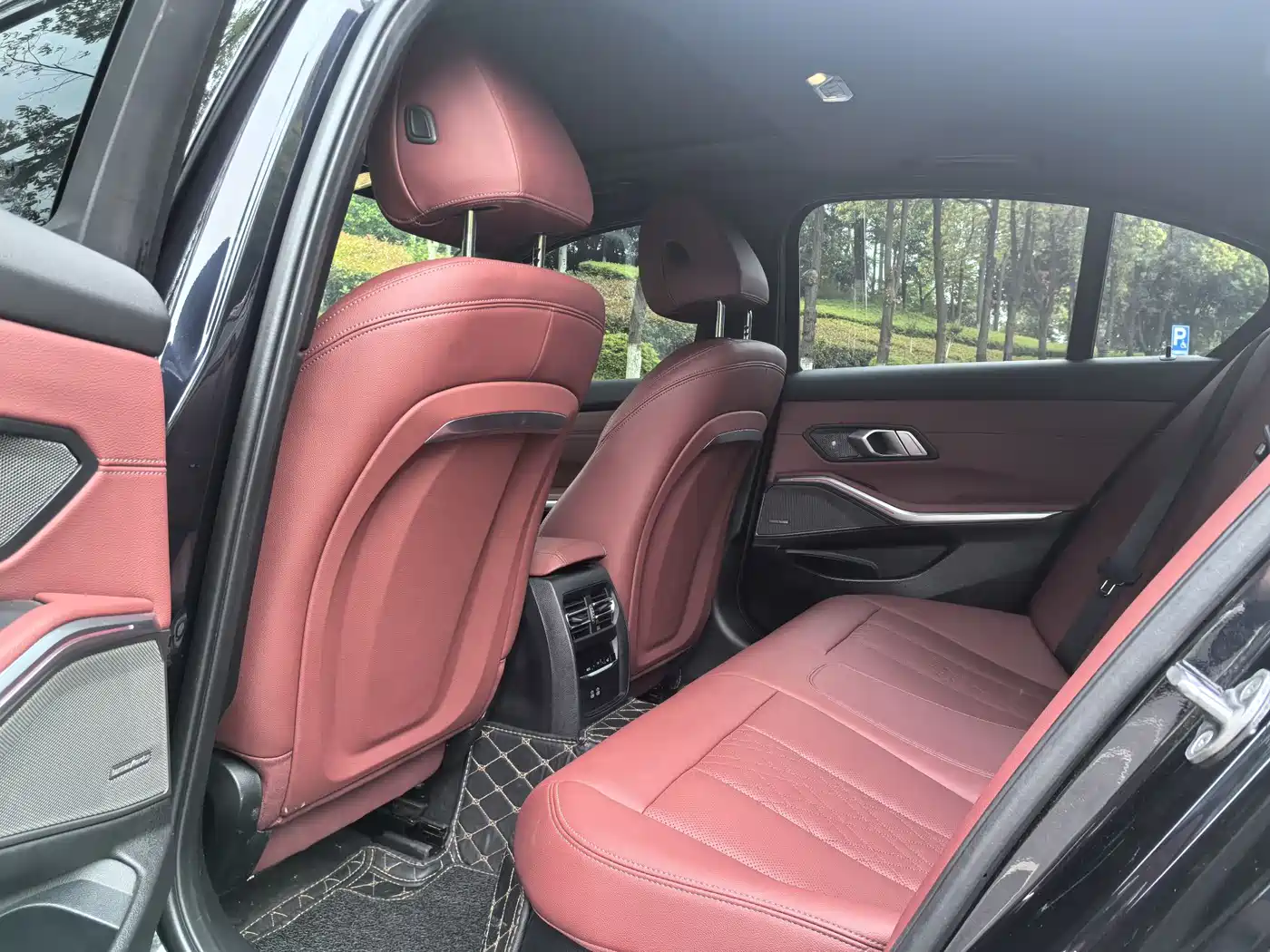 BMW 3 Series 2023 325i M Sport Black Night Package фото 13