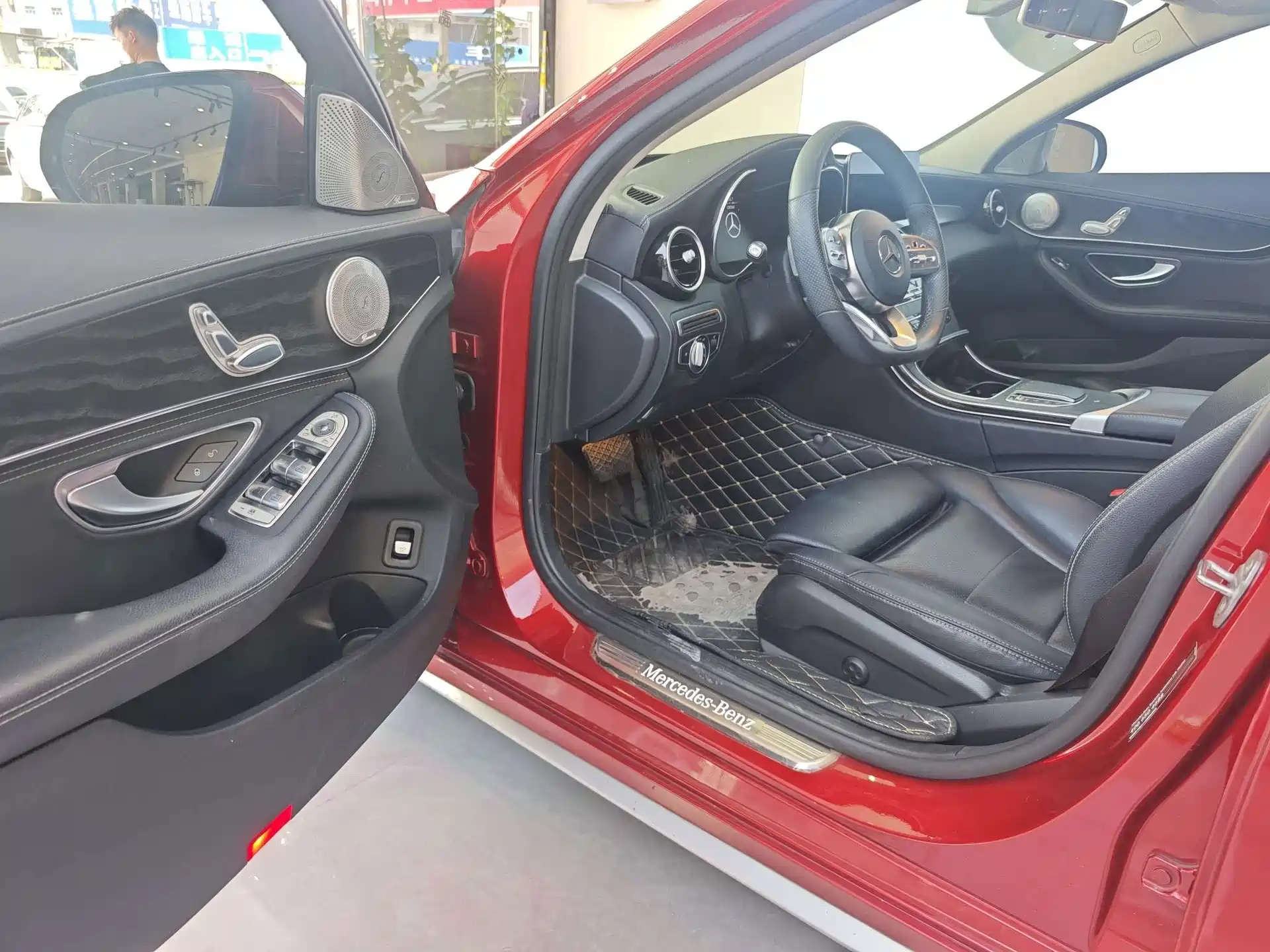 Фото 4 - Mercedes-Benz C-Class