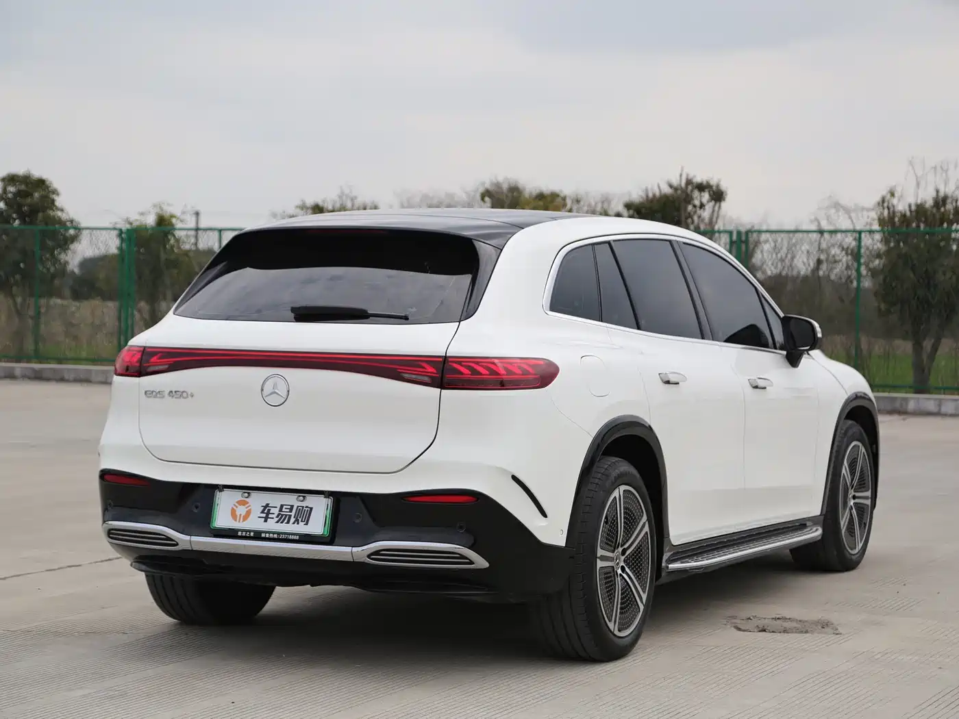Mercedes-Benz EQS SUV 2023 450+ фото 24