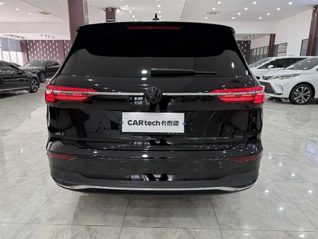 Volkswagen Viloran 2022 380TSI Premium Edition фото 3