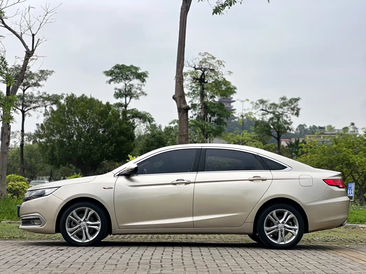 GEELY AUTOMOBILE EMGRAND GL