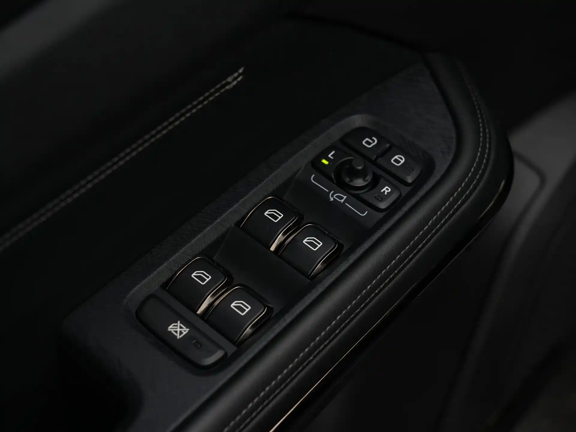Photo 14 - Lynk & Co 01