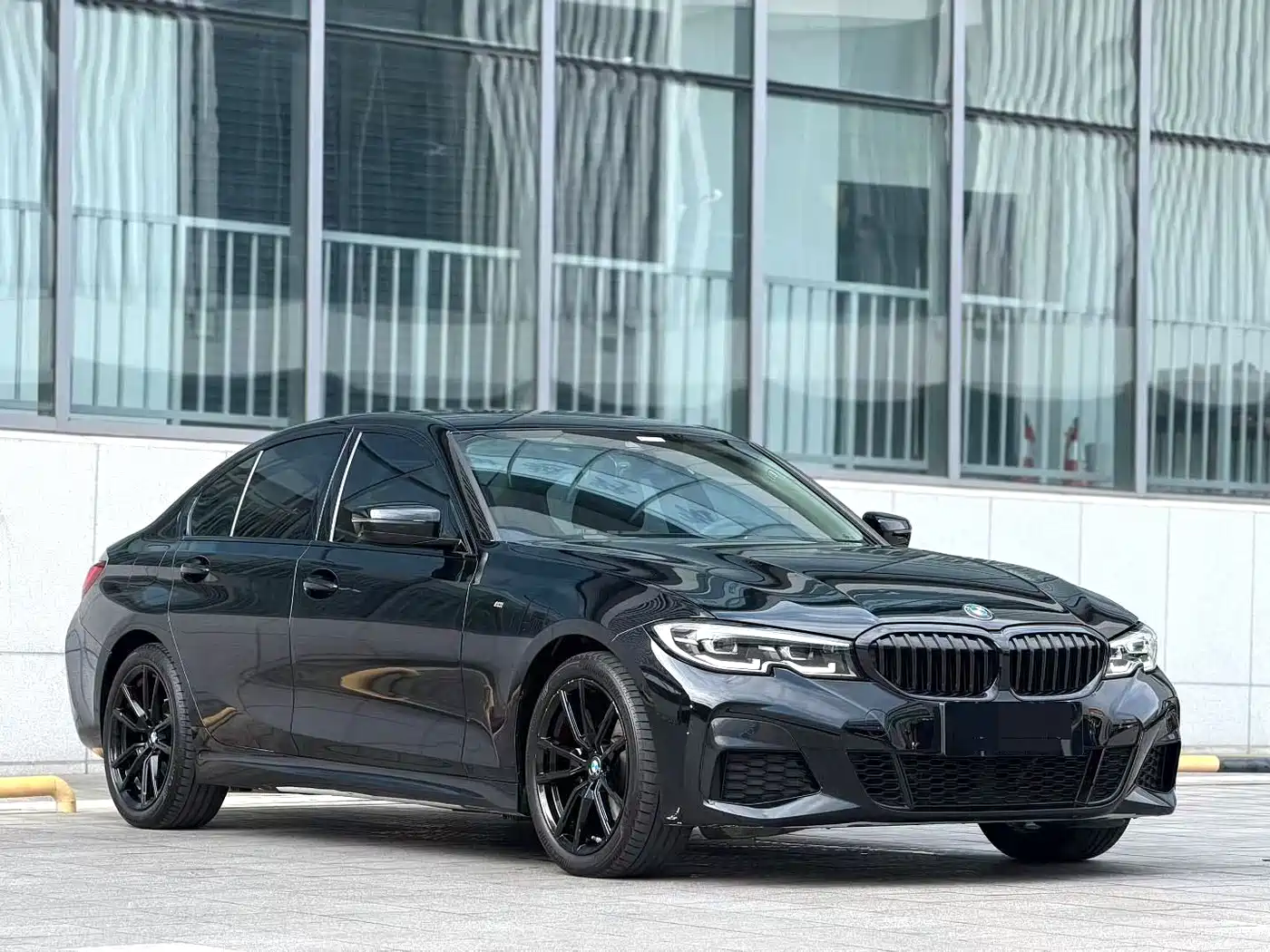 Фото 2 - BMW 3 Series