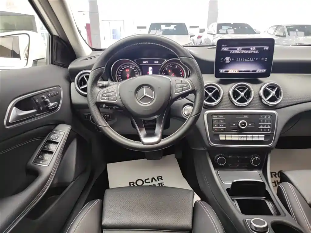 Mercedes-Benz GLA 2017 GLA 200 Dynamic фото 8