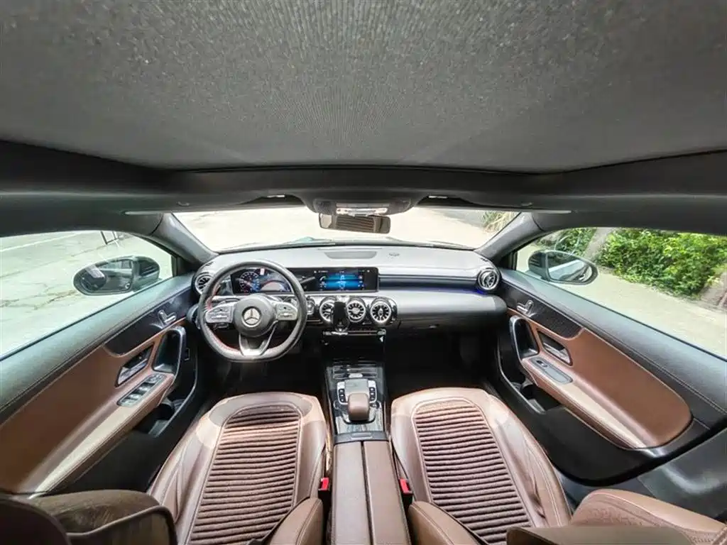 Mercedes-Benz A-Class 2019 A 200 L Sport Sedan фото 7