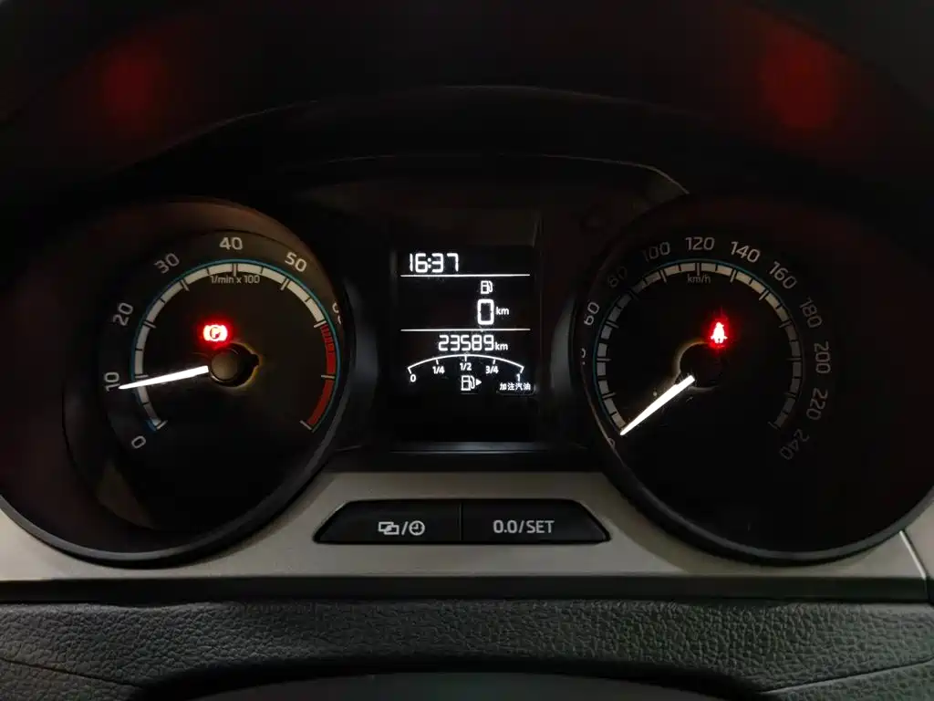 Photo 10 - Škoda Rapid