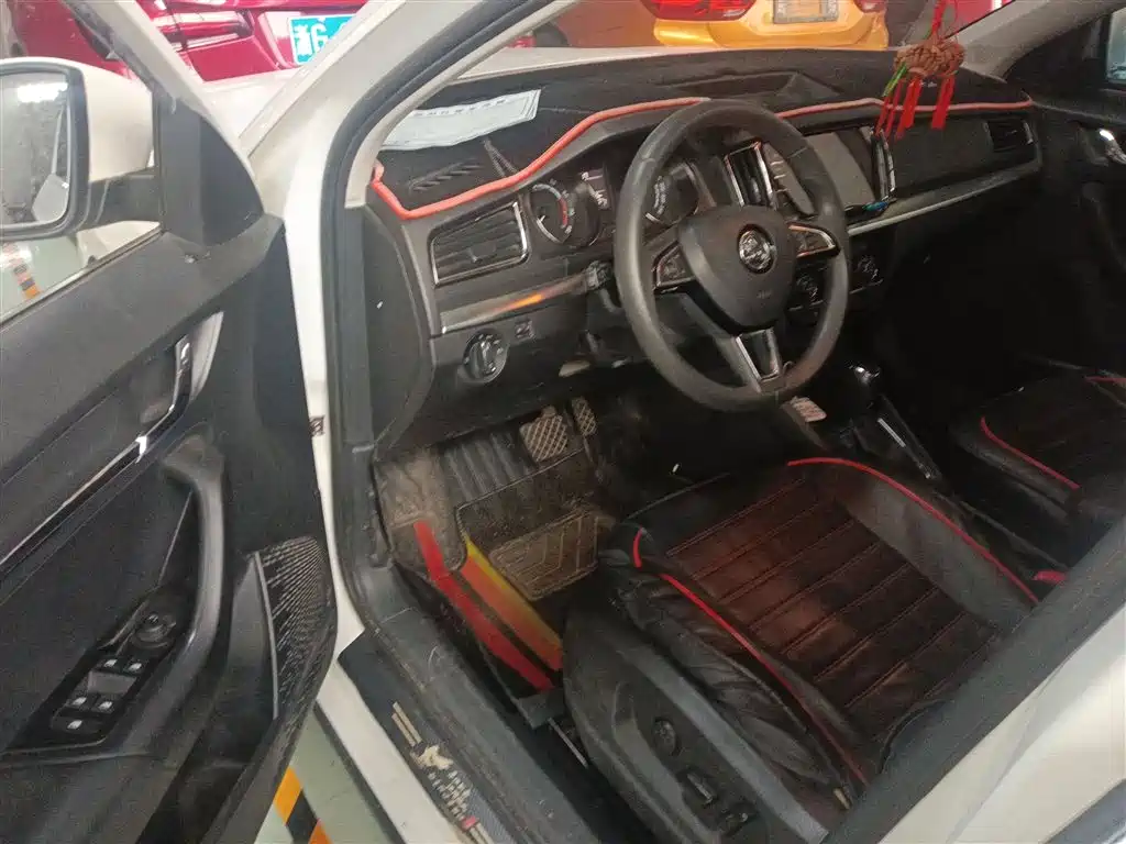 SKODA KOMICK