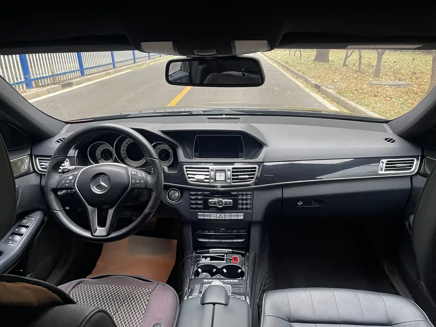 Mercedes-Benz E-Class 2015 E 200 L фото 10