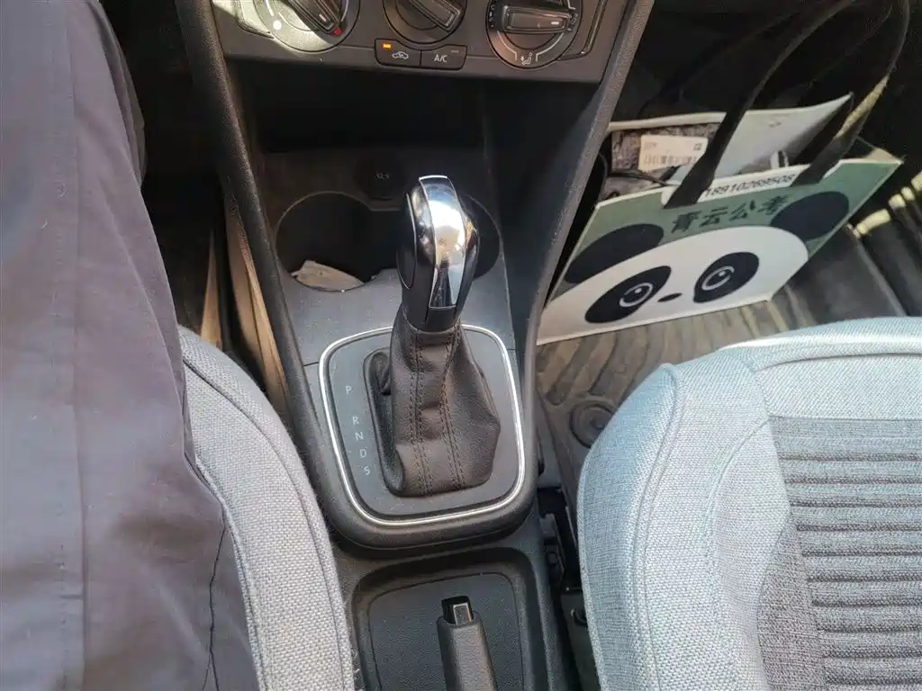 Volkswagen Polo 2016 1.4L Automatic Trend фото 7
