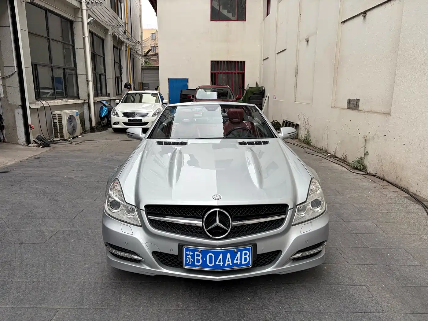 Mercedes-Benz SL-Class 2011 SL 300 Grand Edition фото 2