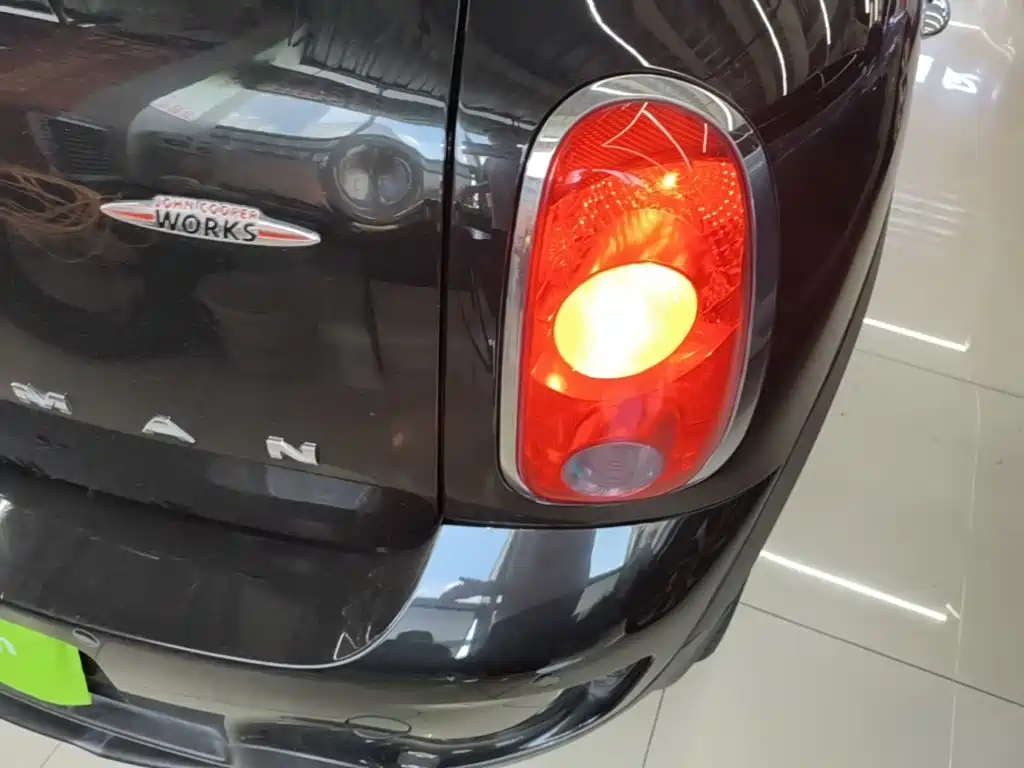 Photo 8 - MINI JCW COUNTRYMAN