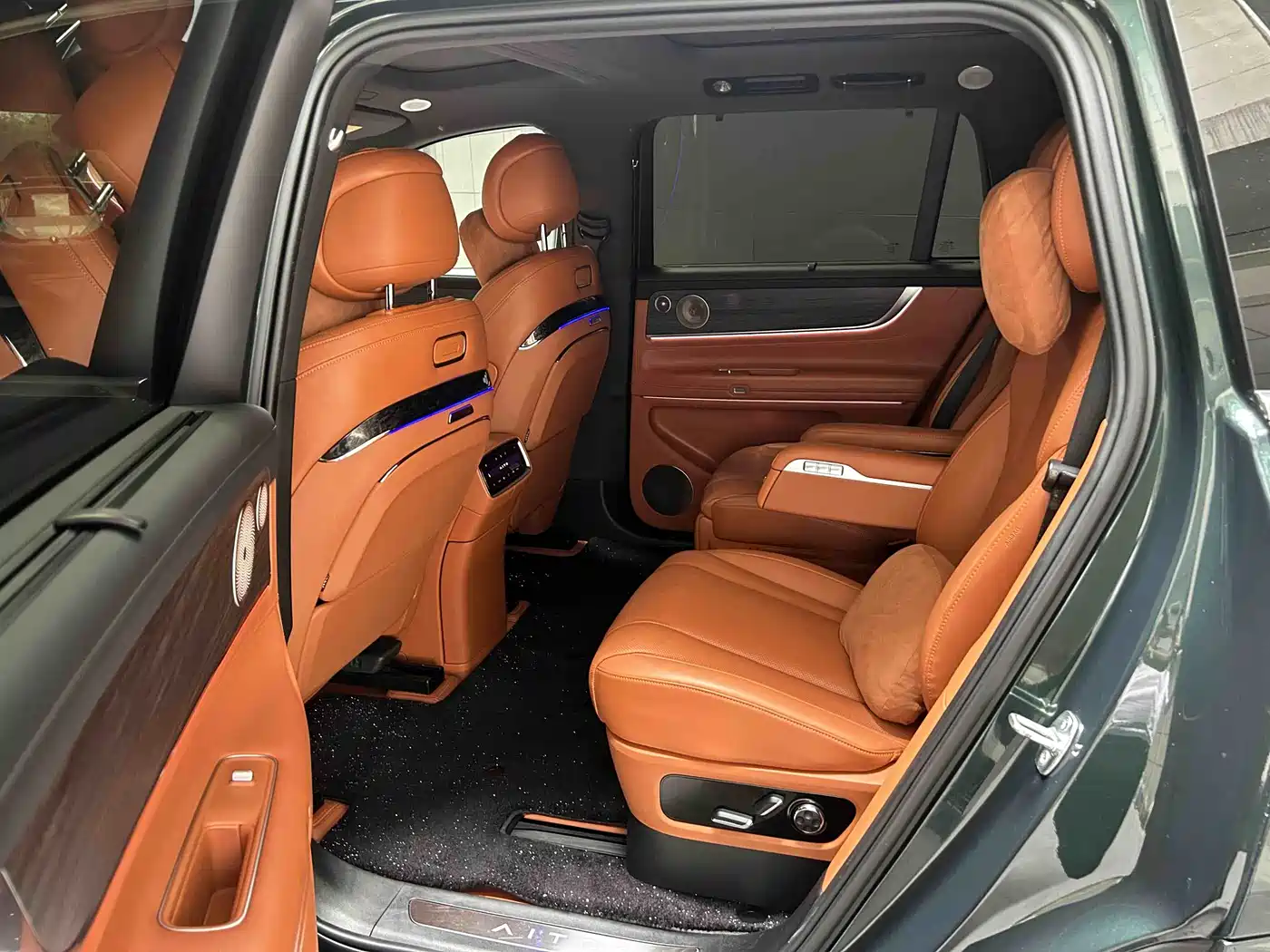 AITO Wenjie AITO M9 2024 Extended Range Ultra 42kWh 6-Seater фото 8