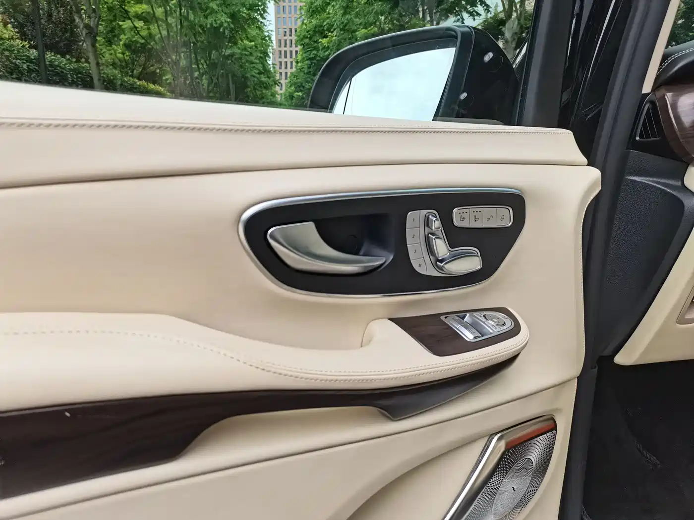 Mercedes-Benz V-Class 2022 V 260 Prestige Edition фото 13