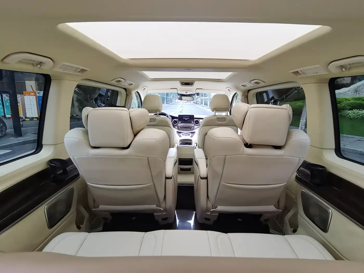 Mercedes-Benz V-Class 2022 V 260 Prestige Edition фото 16
