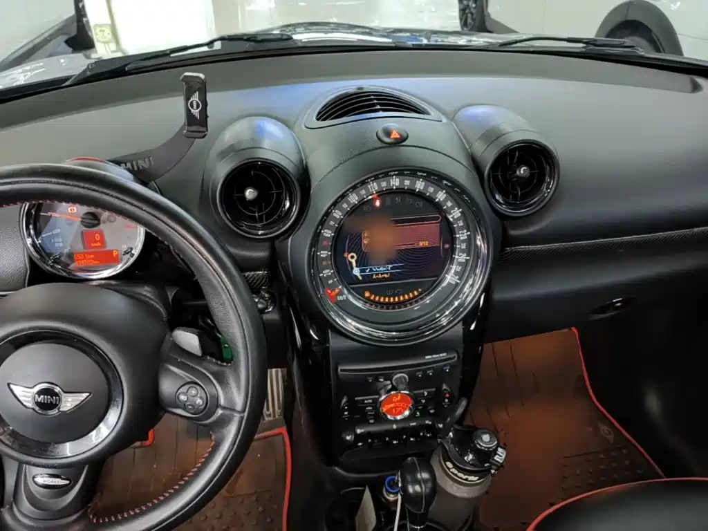 Фото 10 - MINI JCW COUNTRYMAN