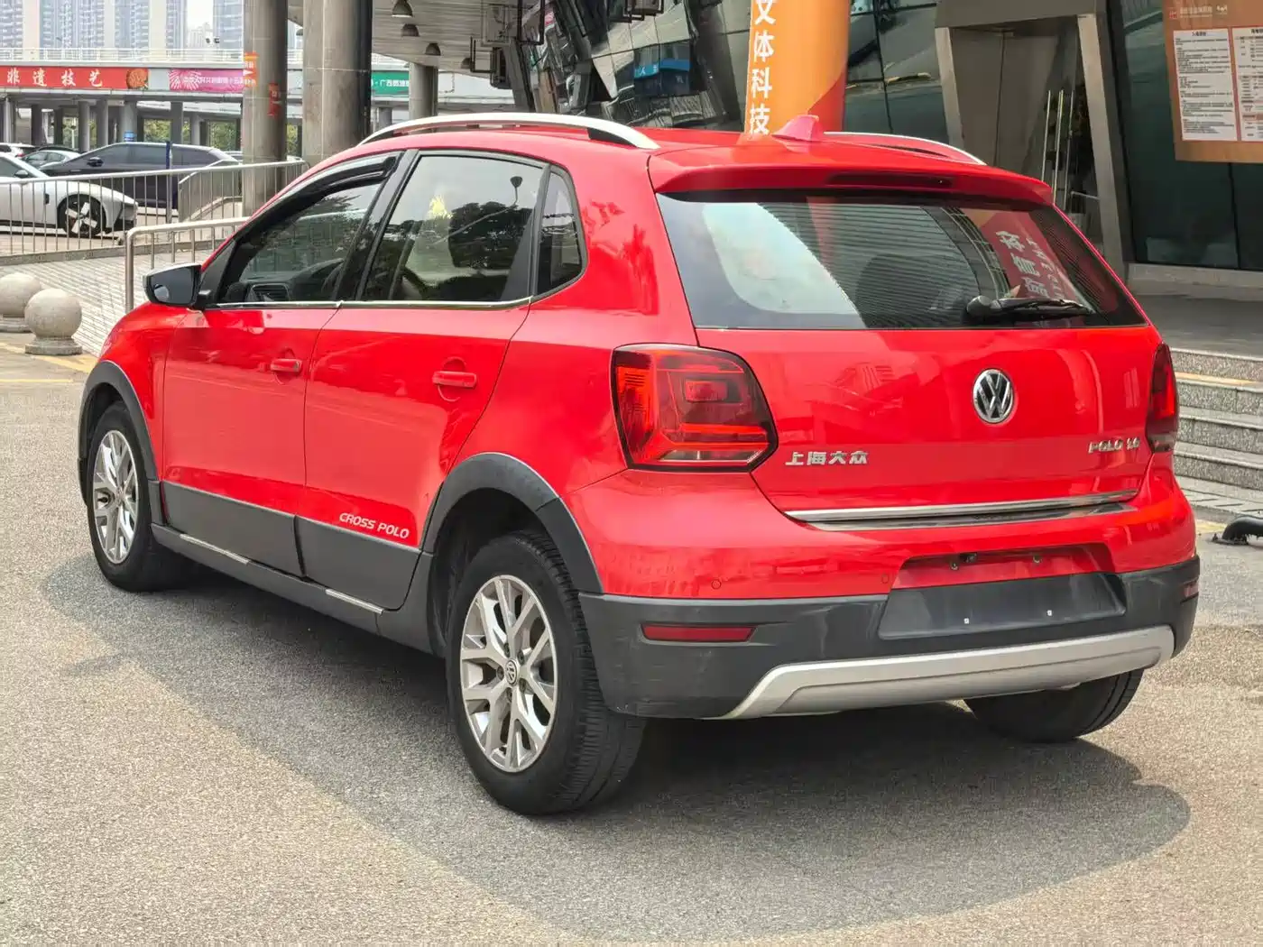 Volkswagen Polo 2014 1.6L Cross Polo Automatic фото 6