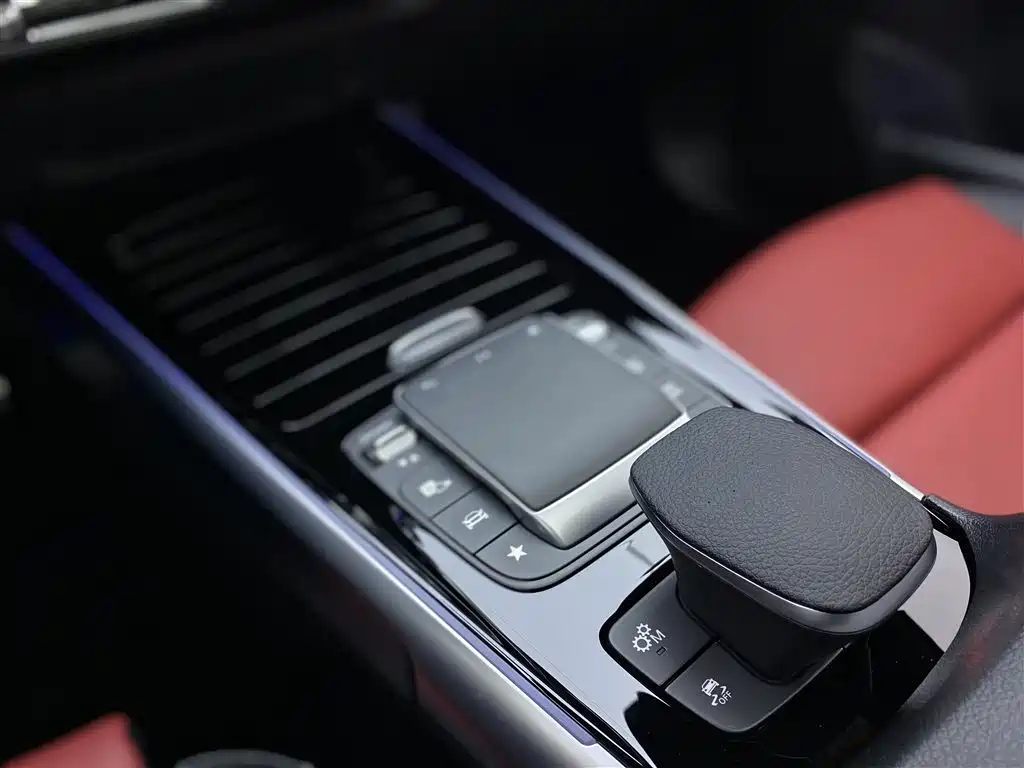 MERCEDES-BENZ GLB AMG