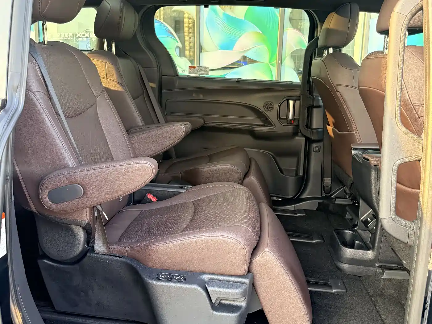 Toyota Granvia 2023 2.5L Hybrid Flagship VIP Edition фото 7