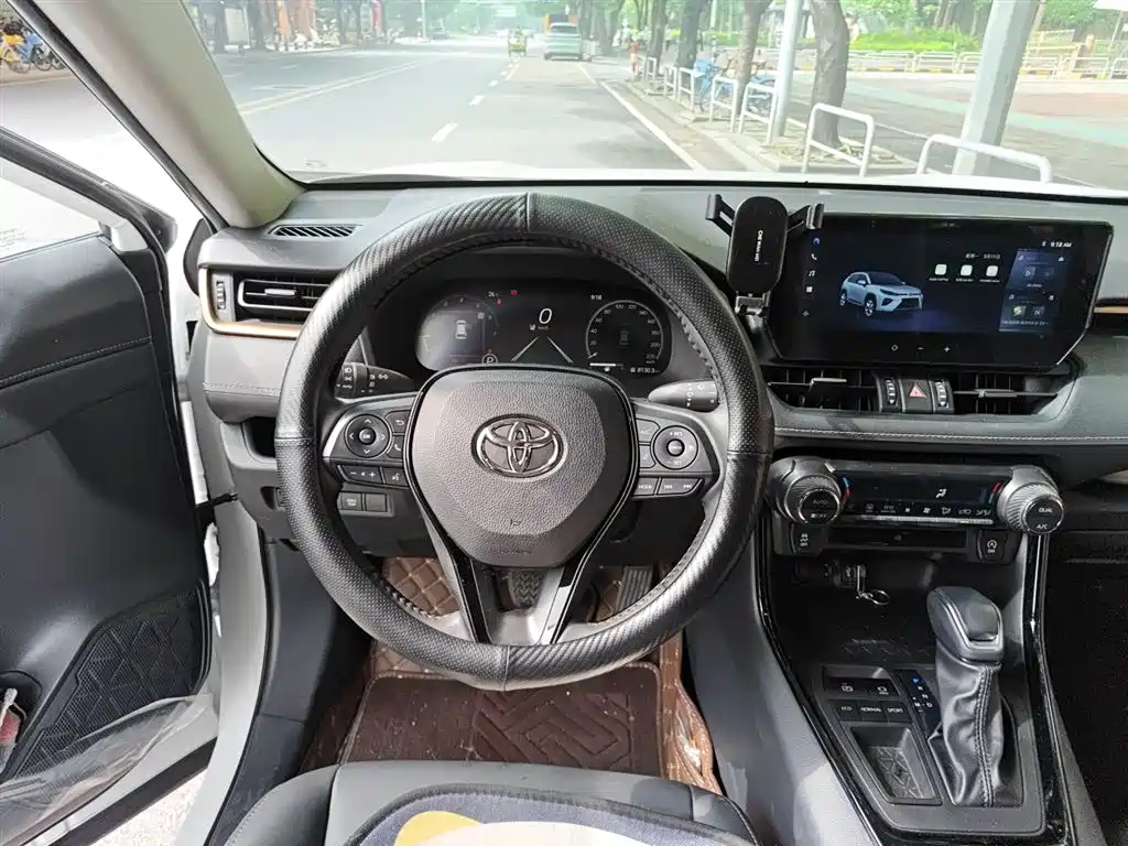 Toyota Wildlander 2024 2.0L CVT 2WD Urban Edition фото 3
