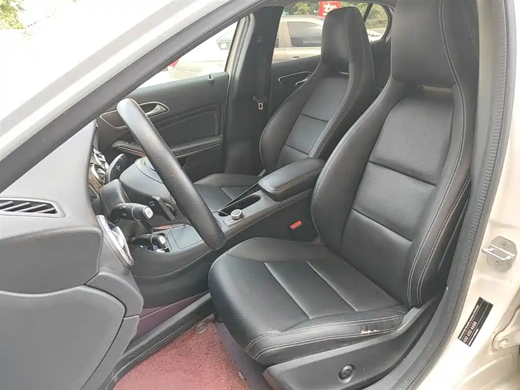 Mercedes-Benz GLA 2015 GLA 200 Dynamic фото 15