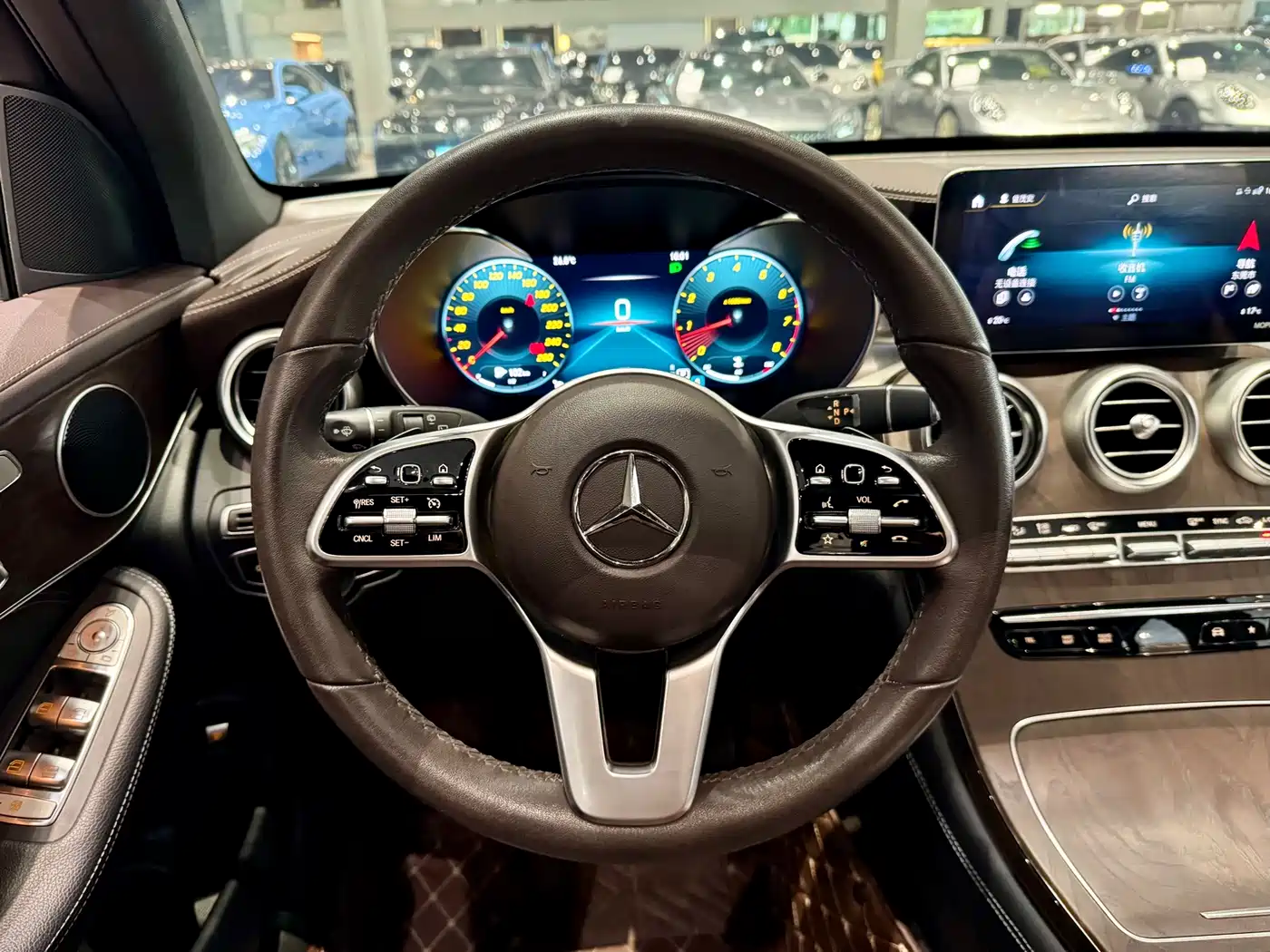 MERCEDES-BENZ GLC