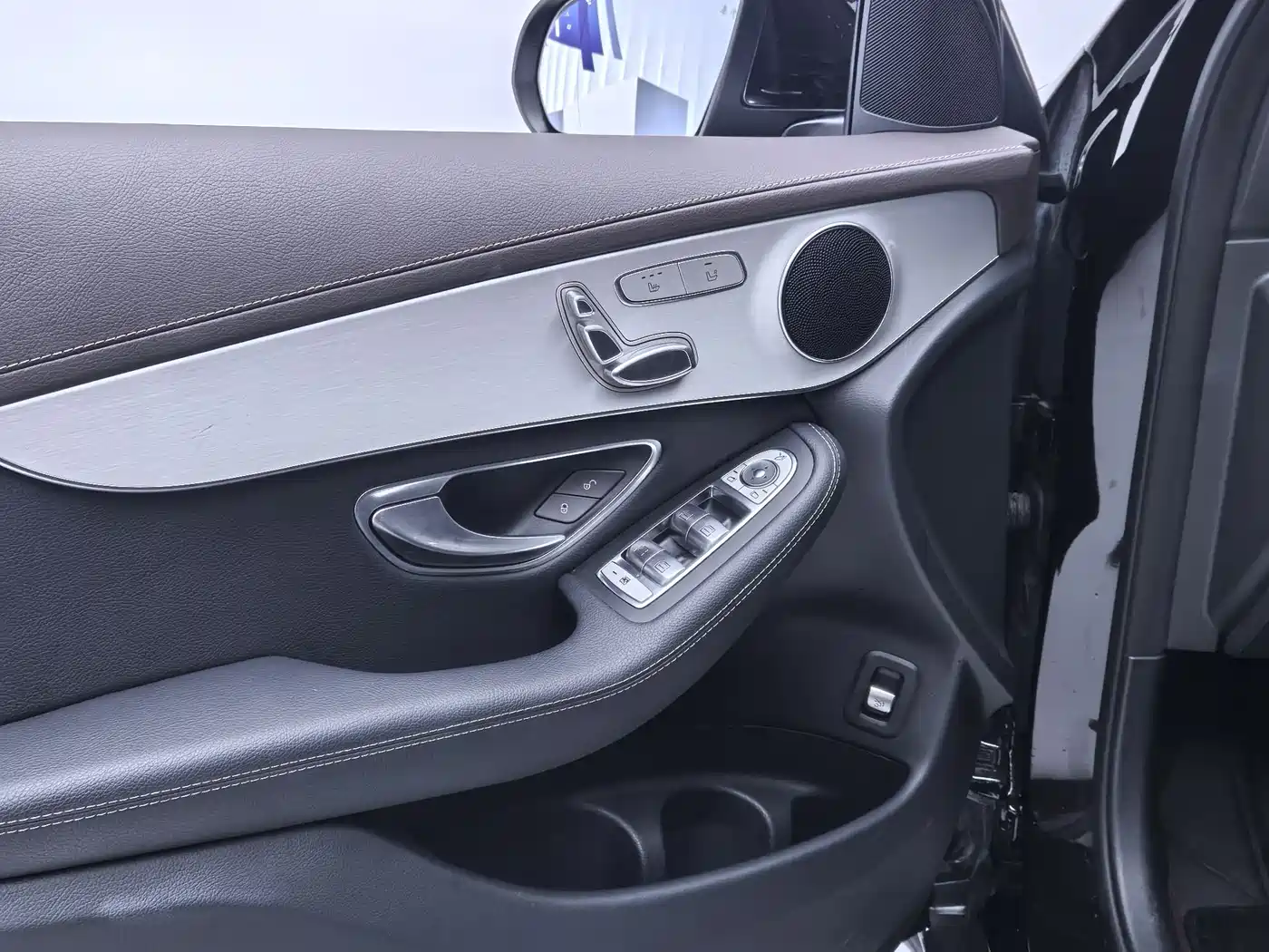 Mercedes-Benz GLC 2022 Model GLC 260 L 4MATIC Dynamic Edition фото 16