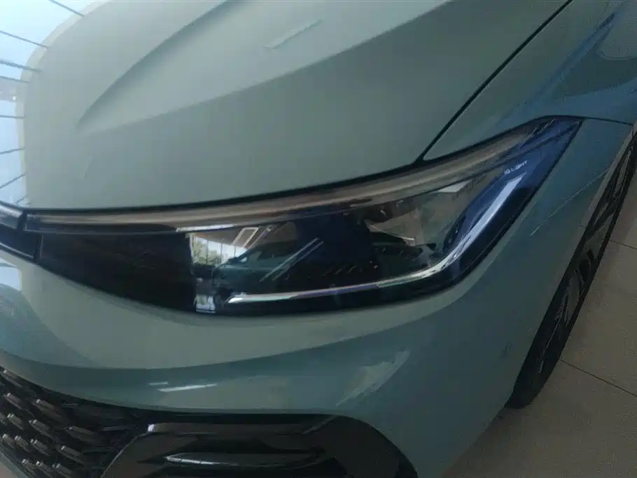 Volkswagen Passat 2025 Model Pro 380TSI Starlight Dragon Premium Edition фото 5