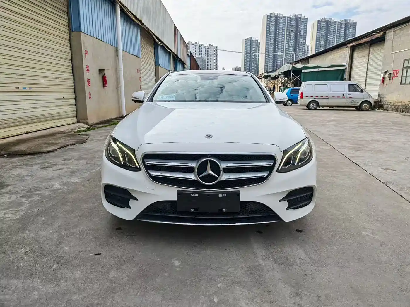 Mercedes-Benz E-Class 2017 E 300 L Sport Luxury фото 2
