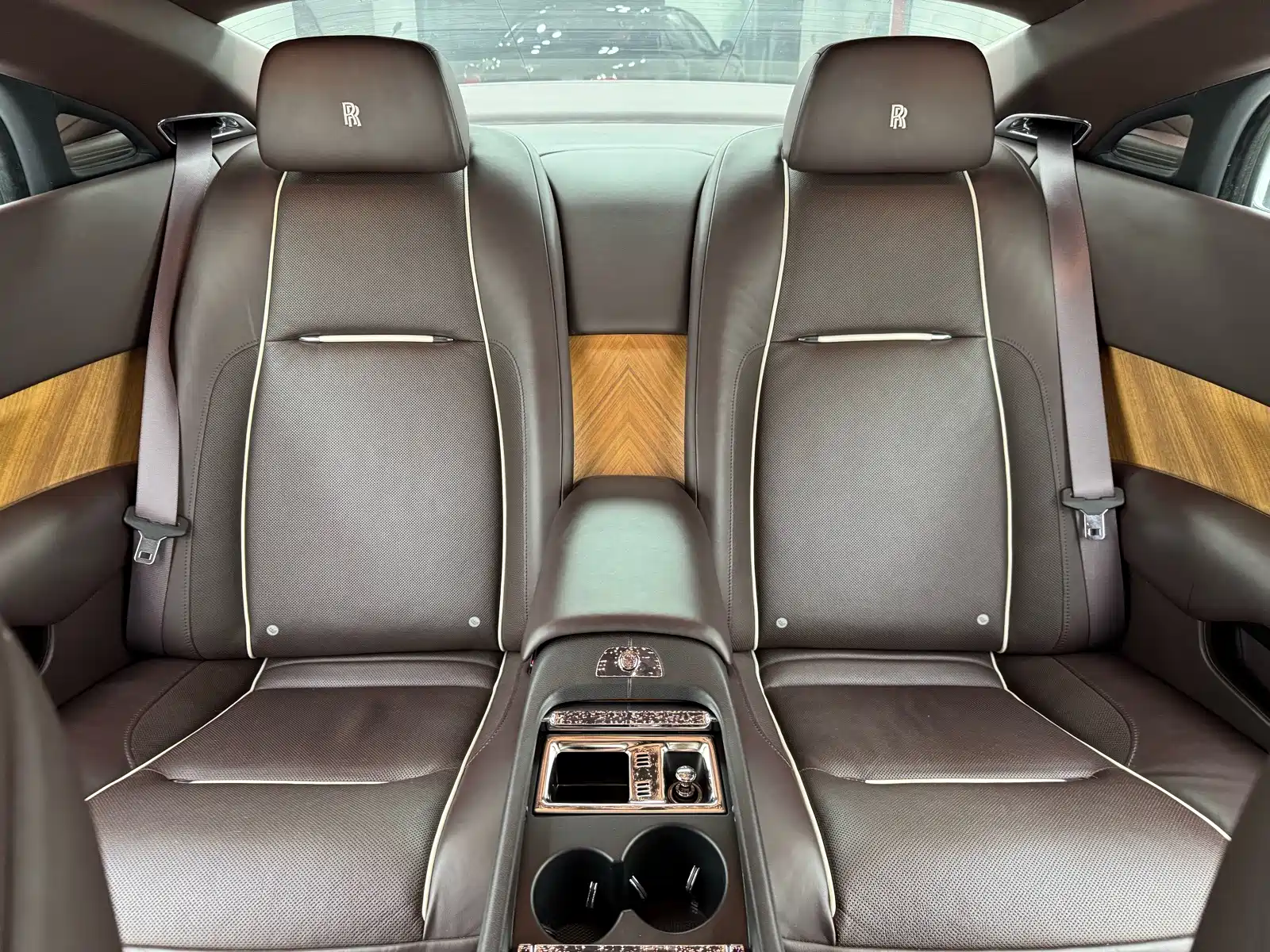 Фото 24 - Rolls-Royce Wraith