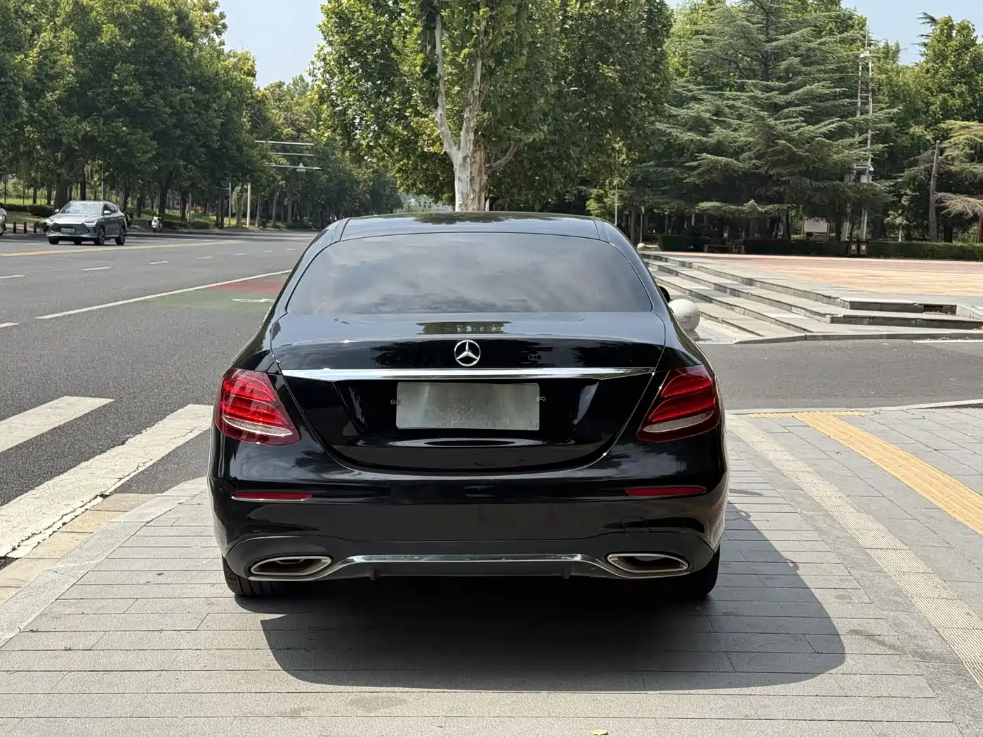 Фото 8 - Mercedes-Benz E-Class