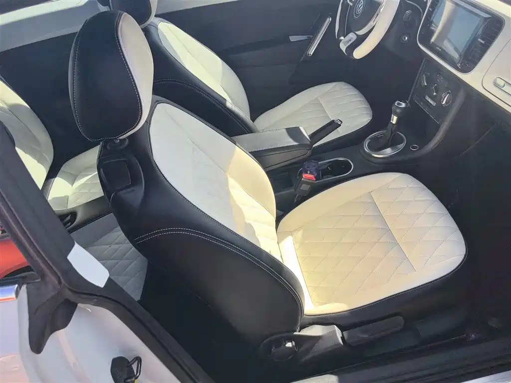 Volkswagen Beetle 2015 180TSI фото 19