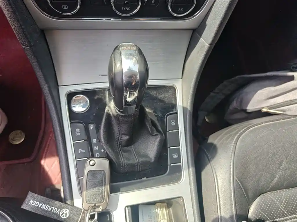 Volkswagen Passat 2014 2.0TSI DSG Executive Edition фото 14