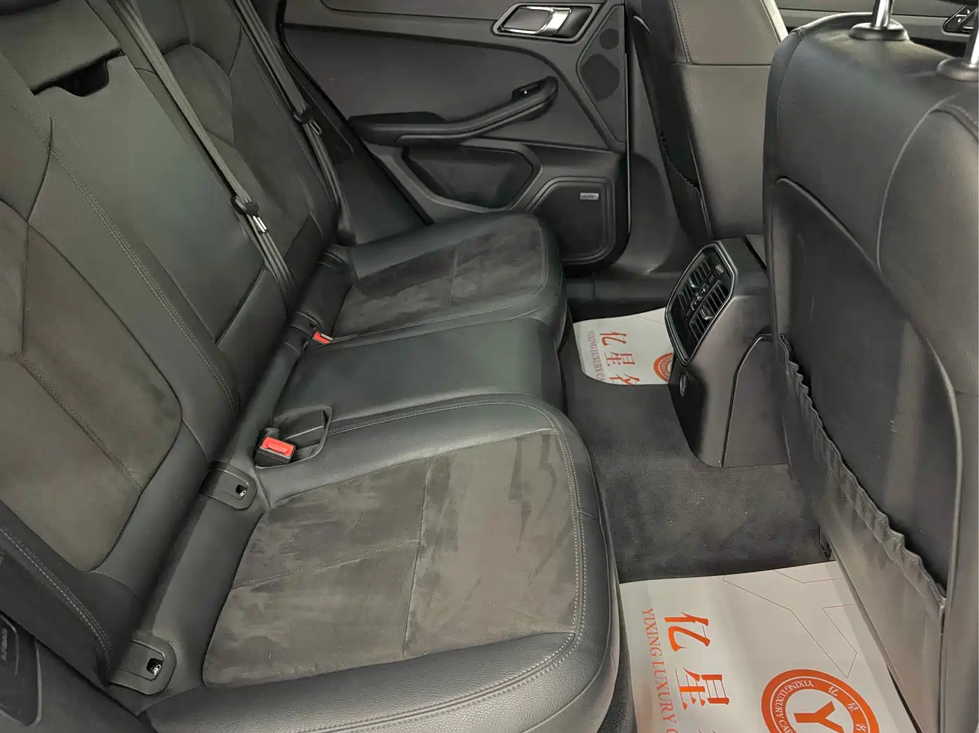 Porsche Macan 2017 Macan 2.0T фото 12