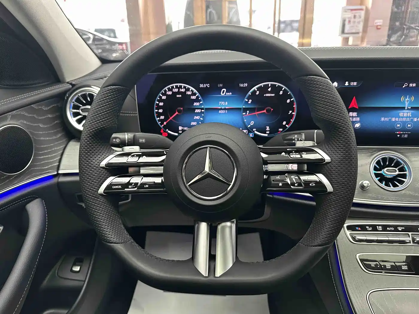 Mercedes-Benz E-Class 2022 E 300 L Sport Fashion фото 13