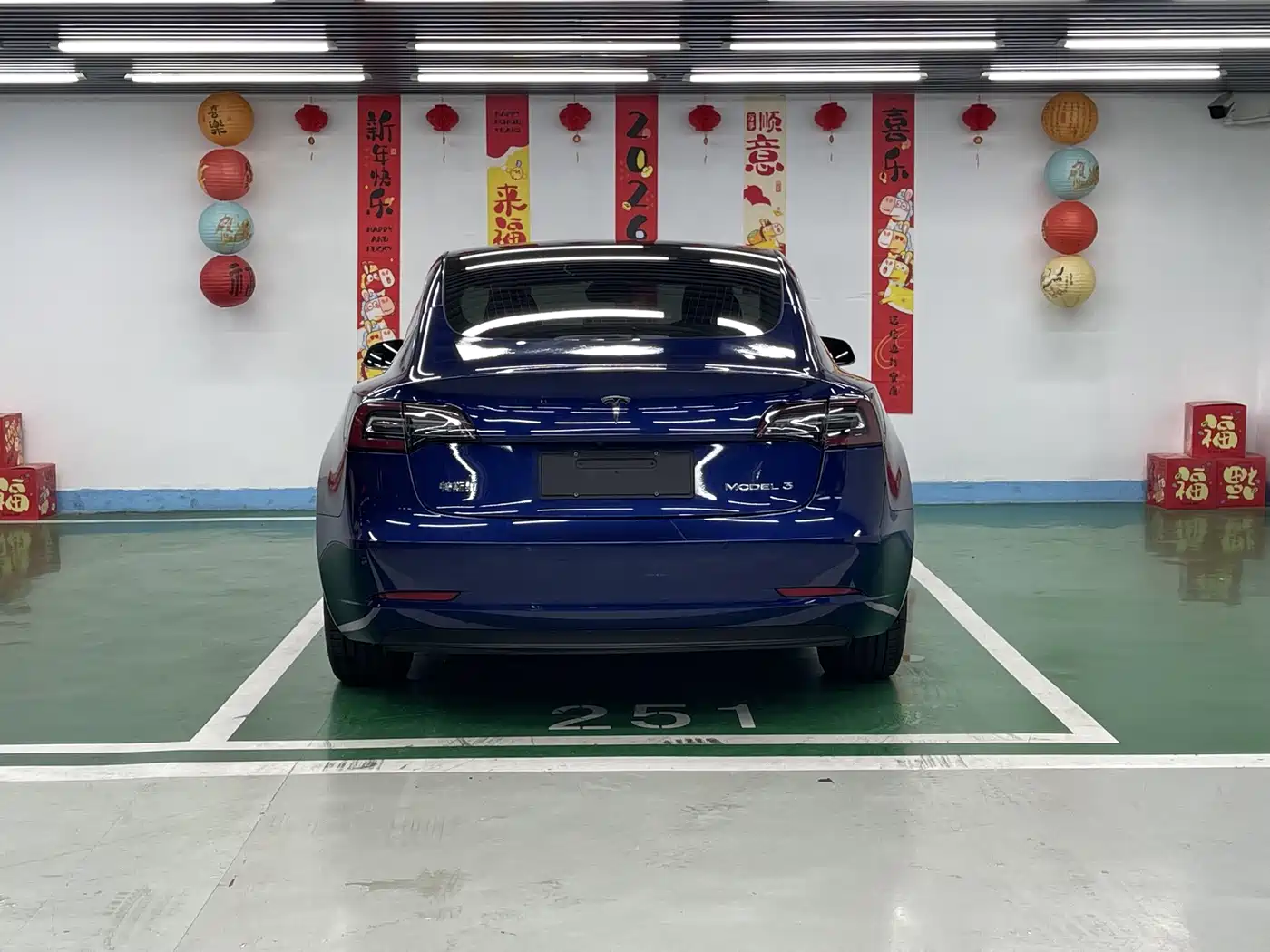TESLA MODEL 3