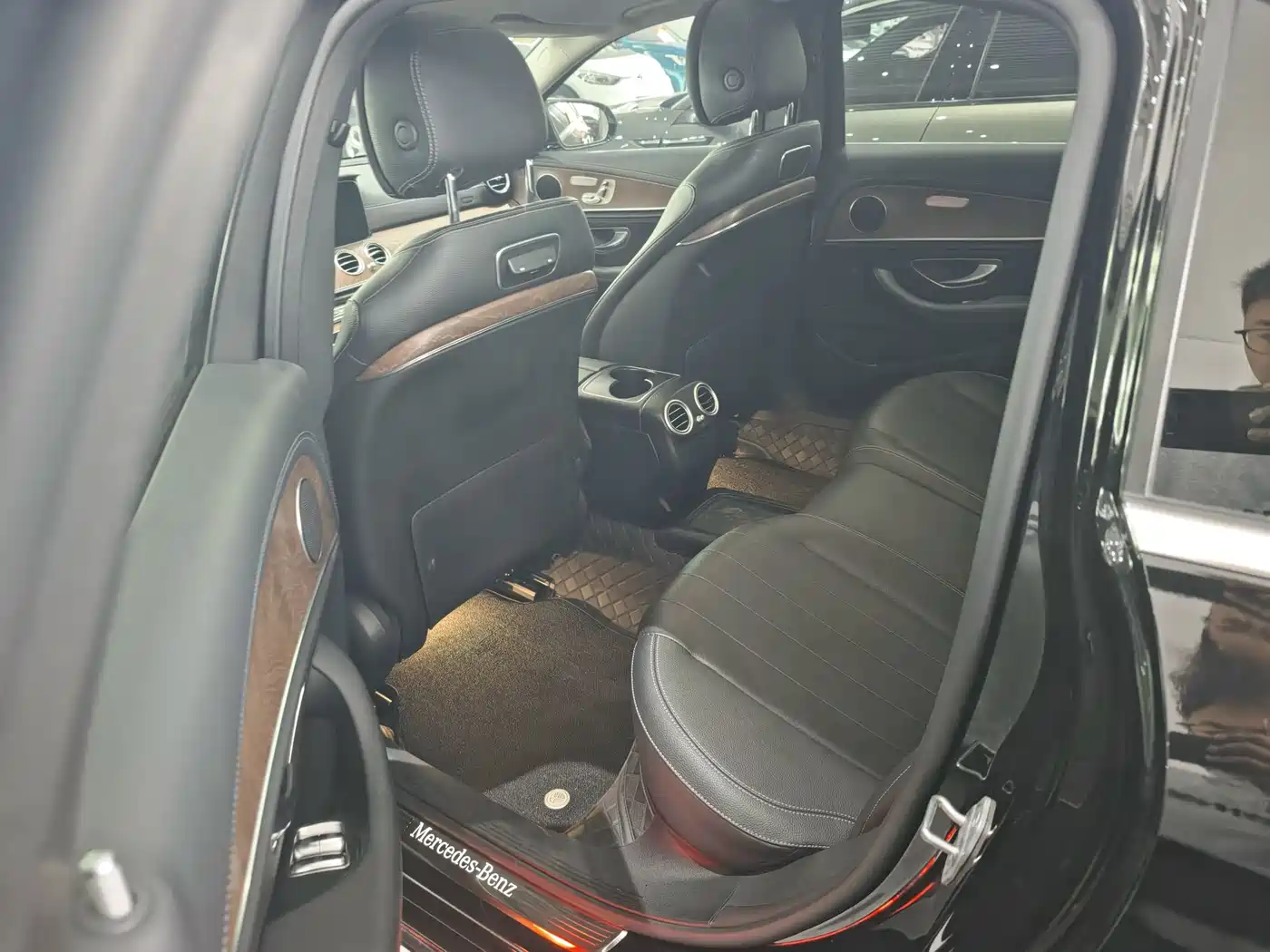 Mercedes-Benz E-Class 2019 E 300 L Fashion фото 6