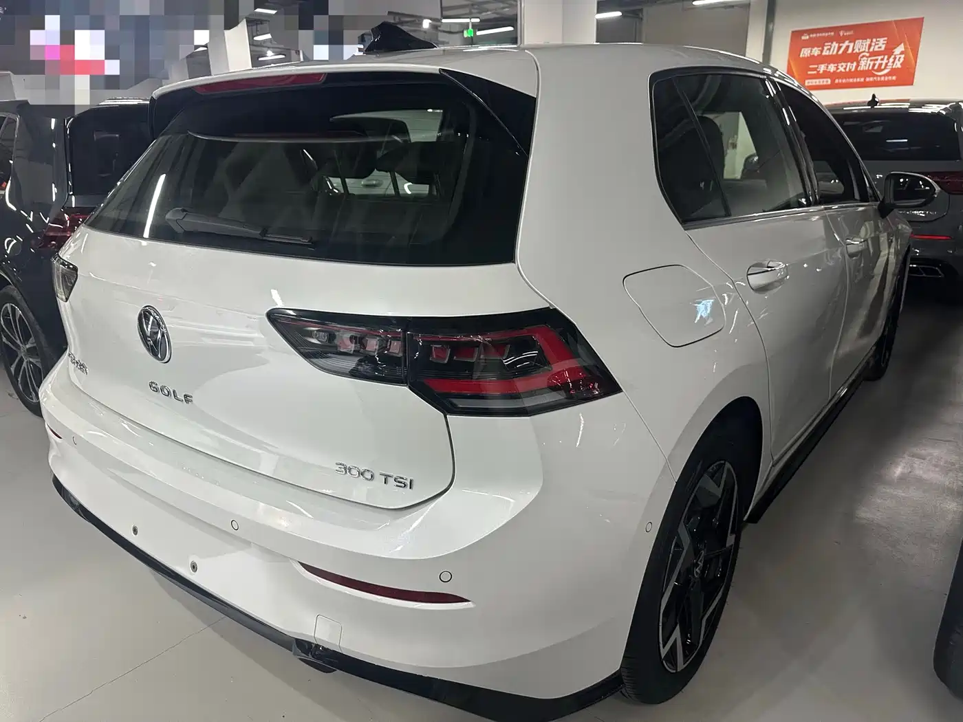 Volkswagen Golf 2025 300TSI R-Line фото 4