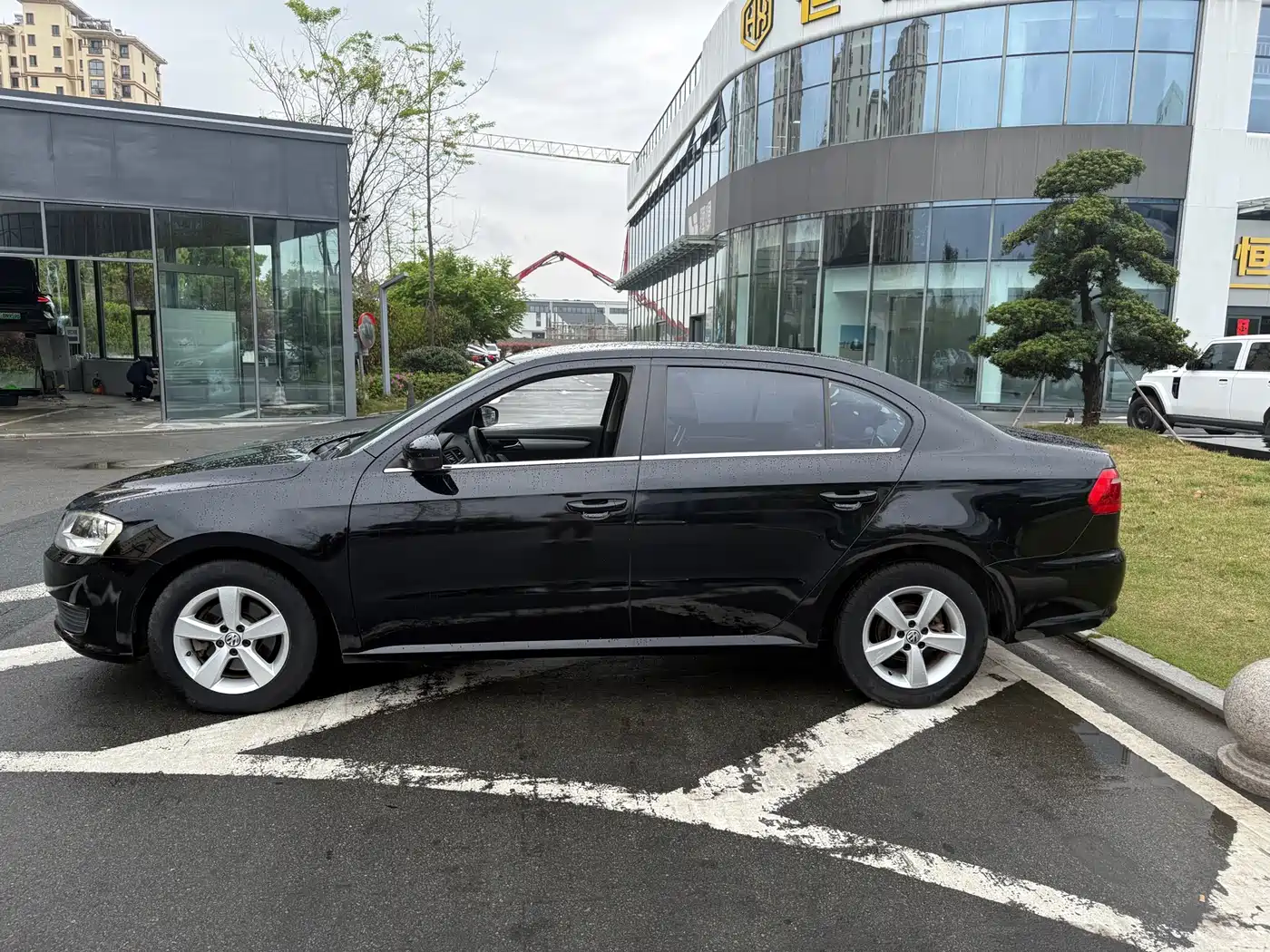 Volkswagen Lavida 2013 Facelift Classic 1.6L Automatic Trend фото 3