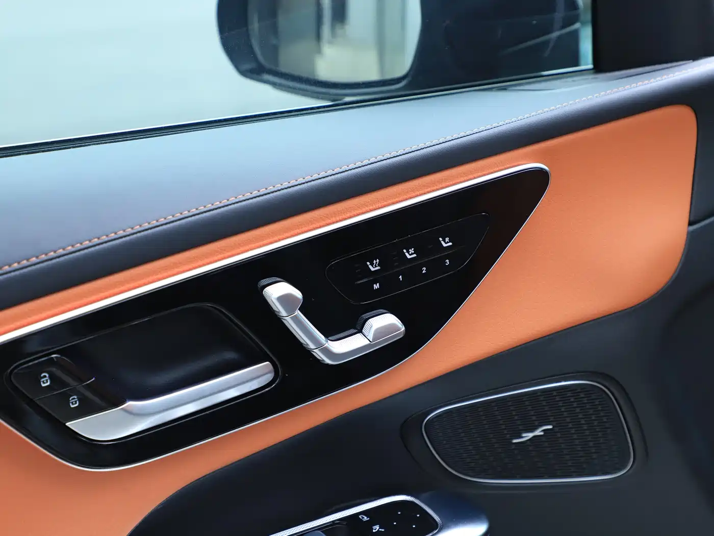 Mercedes-Benz GLC 2024 GLC 300 L 4MATIC Dynamic 5-seater фото 17